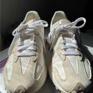 New Balance White and Cream Sneakers Size 8